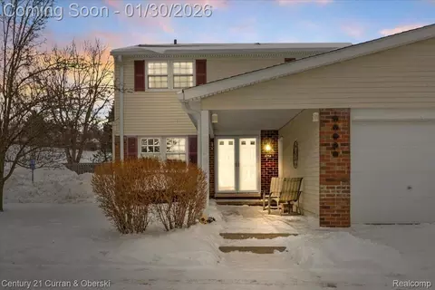 42154 Farragut Ct, Northville, MI 48167