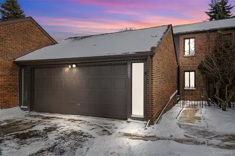 3051 Lindenwood Dr, Dearborn, MI 48120