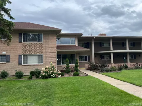 2375 Walton Blvd #8, Rochester Hills, MI 48309