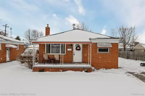 29336 Rosebriar St, Saint Clair Shores, MI 48081