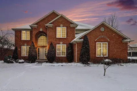 19573 Potomac Dr, Macomb, MI 48044