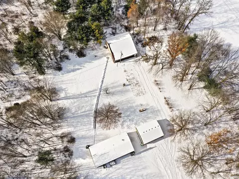 2185 Armond Rd, Howell, MI 48855 photo 2