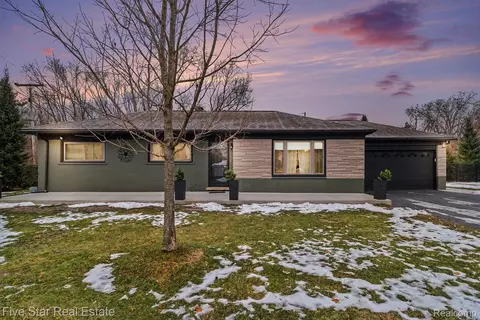 1756 Pedersen Rd, Commerce, MI 48390
