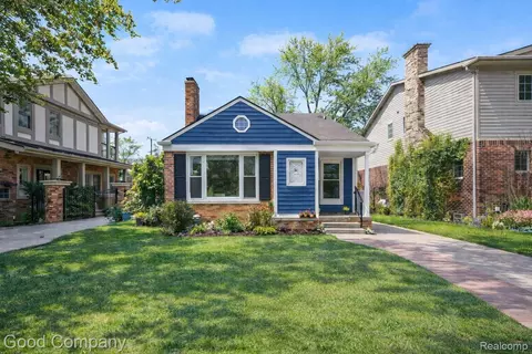 13146 Elgin Ave, Huntington Woods, MI 48070