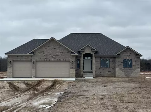 3845 Howland Rd, Almont, MI 48003