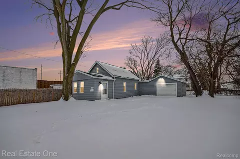 20801 Elroy Ave, Warren, MI 48089