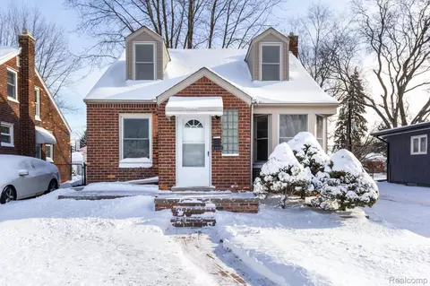 24536 Rosebud Ave, Eastpointe, MI 48021