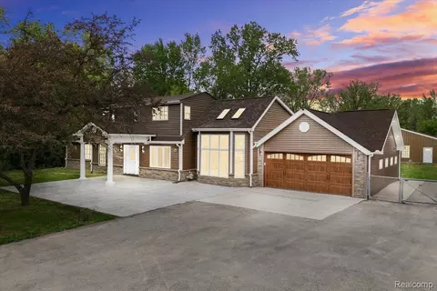 49712 Geddes Rd, Canton, MI 48188