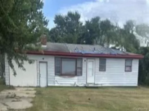 757 N Pike Rd, Benton, MI 49022