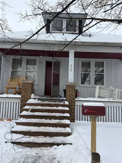 5795 Lawndale St, Detroit, MI 48210