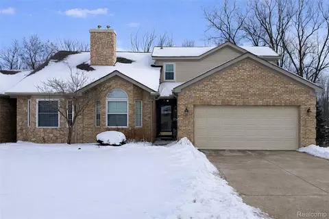 352 Cherry Hill Pointe Dr, Canton, MI 48187