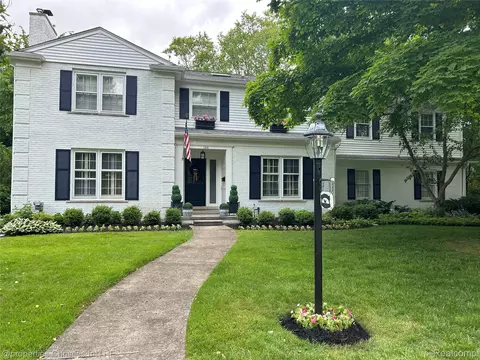 186 Hamilton Rd, Bloomfield Hills, MI 48301