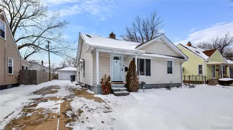 28199 Oneil St, Roseville, MI 48066