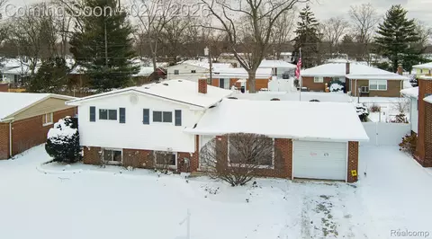 21123 Laurelwood St, Farmington, MI 48336