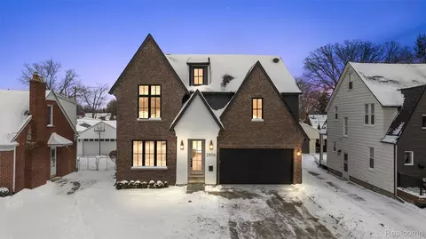 2806 Shenandoah Dr, Royal Oak, MI 48073