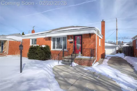 19921 Alger St, Saint Clair Shores, MI 48080