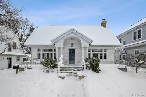 302 Hobart St SE, Grand Rapids, MI 49507