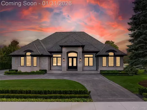 4592 Pinnacle Blvd, Oakland, MI 48306