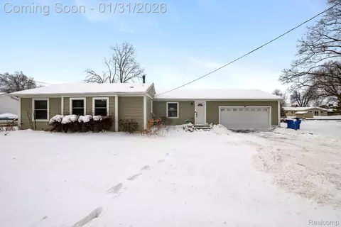 1298 S Cass Lake Rd, Waterford, MI 48328
