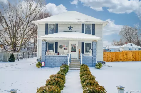 919 E Michigan Ave, Grass Lake, MI 49240