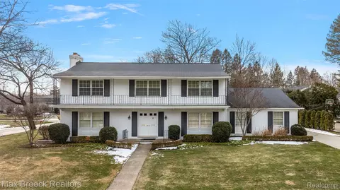 1309 Sandringham Way, Bloomfield Hills, MI 48301