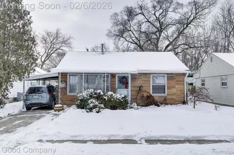 1560 E Meyers Ave, Hazel Park, MI 48030