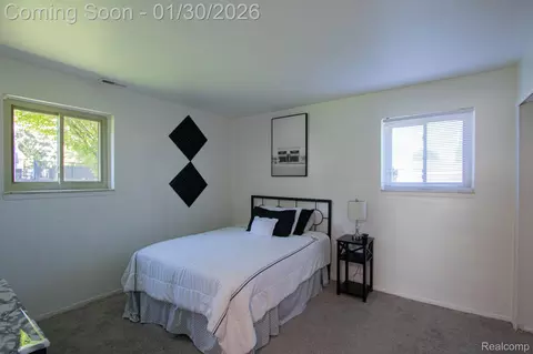 38684 Meadowlawn St, Wayne, MI 48184 photo 19