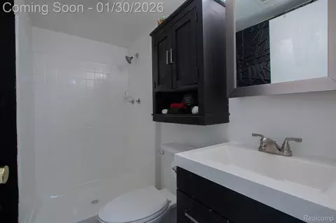 38684 Meadowlawn St, Wayne, MI 48184 photo 21