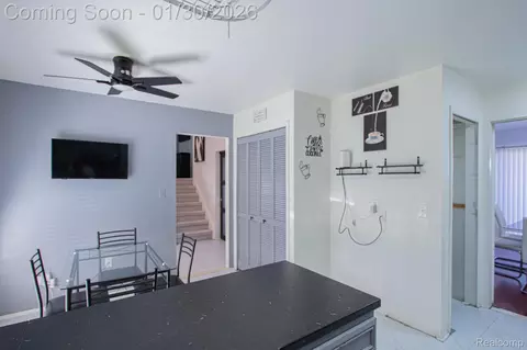 38684 Meadowlawn St, Wayne, MI 48184 photo 12
