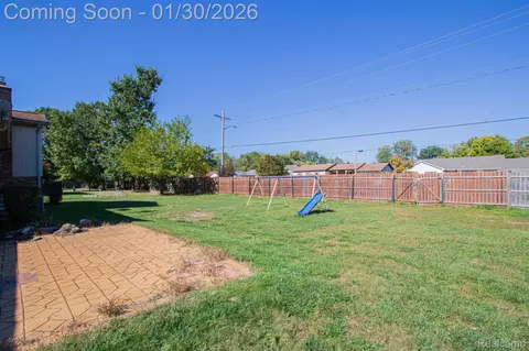 38684 Meadowlawn St, Wayne, MI 48184 photo 28