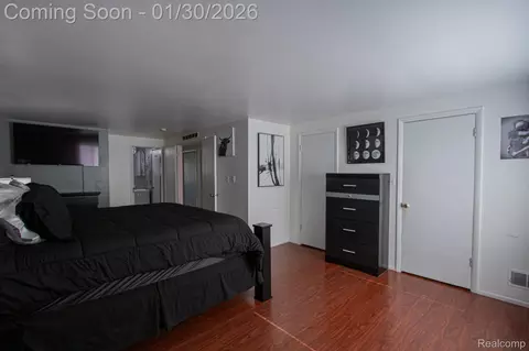 38684 Meadowlawn St, Wayne, MI 48184 photo 16