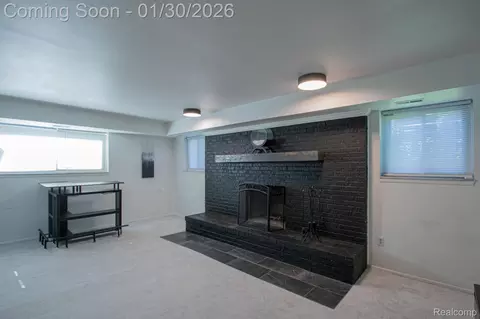 38684 Meadowlawn St, Wayne, MI 48184 photo 9