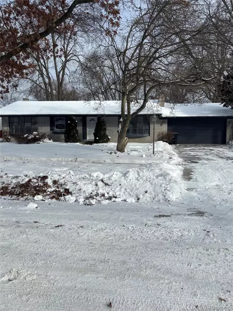 34070 Burton Ln, Livonia, MI 48154