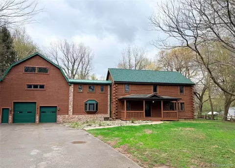 1747 Center Dr, Bedford, MI 48182