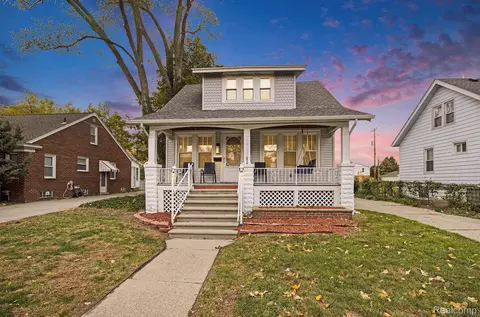 15105 Charles R Ave, Eastpointe, MI 48021