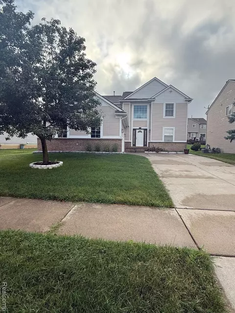 321 Tom Ave, Pontiac, MI 48341