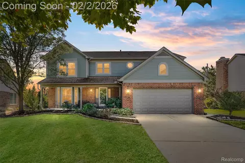 1022 Pointe Place Blvd, Rochester, MI 48307