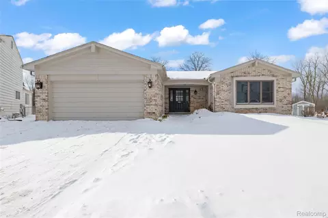 42745 Redfern St, Canton, MI 48187
