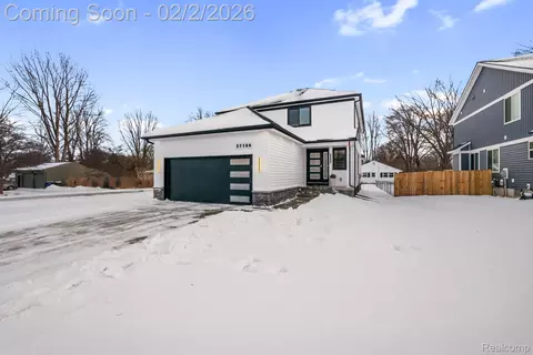 27180 S River Rd, Harrison, MI 48045