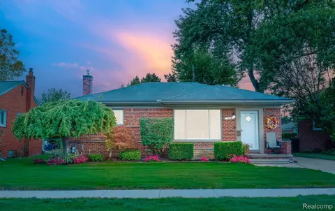 28718 Diesing Dr, Madison Heights, MI 48071