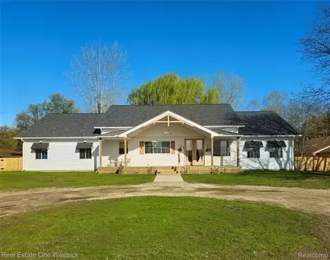 9236 River Rd, Clay, MI 48001