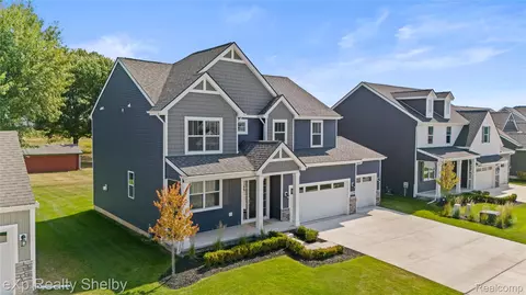 52090 Wellington Valley Dr, Macomb, MI 48042