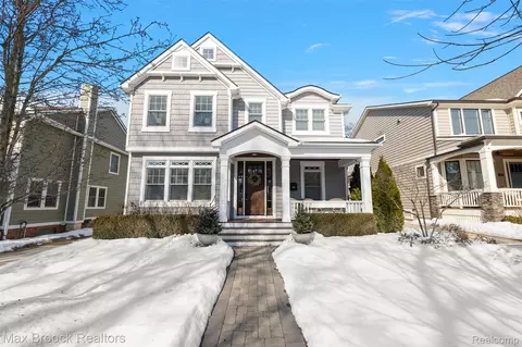 338 Griggs St, Rochester, MI 48307