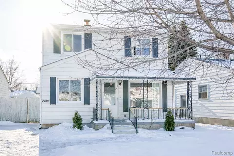 2209 Progress Ave, Lincoln Park, MI 48146