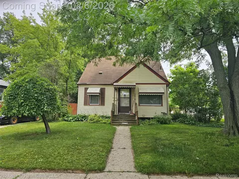 2616 Kenmore Rd, Berkley, MI 48072