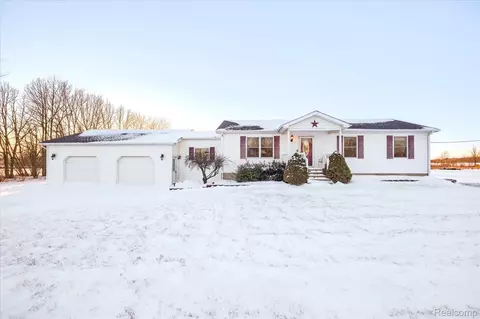6941 Lake Pleasant Rd, North Branch, MI 48461