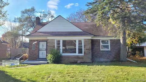 9215 Grandville Ave, Detroit, MI 48228