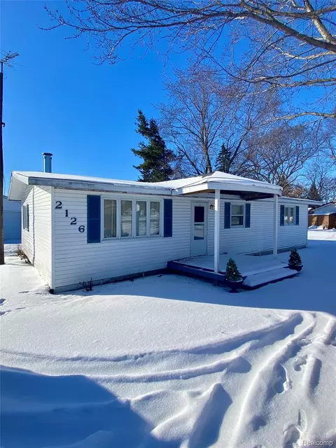 2126 Tomlinson Rd, Caro, MI 48723