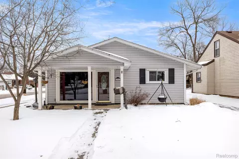 3907 Detroit St, Dearborn Heights, MI 48125