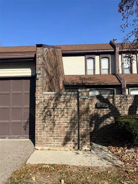 25006 Chambley Dr, Southfield, MI 48034
